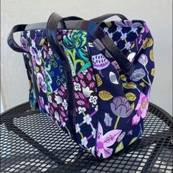 Vera Bradley Handbags - Vera Bradley Tote Purse Vera Bradley Handbags - Vera Bradley Tote Purse